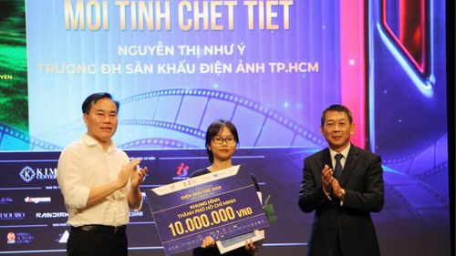Giải thưởng Khung hình Thành phố Hồ Chí Minh được trao cho phim "Mối tình chết tiệt" của Nguyễn Thị Như Ý. (Ảnh: THÙY TRANG)