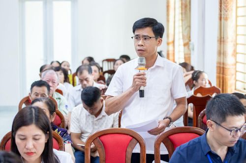 Cử tri phường Quang Triều phát biểu ý kiến kiến nghị.