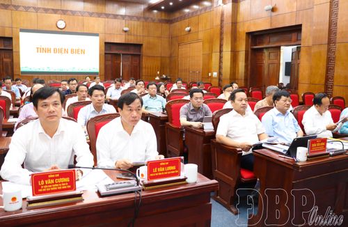 Đại biểu tỉnh Điện Biên dự phiên họp theo hình thức trực tuyến.