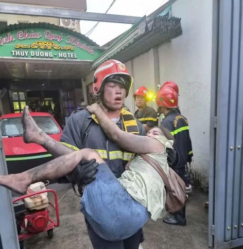 26 nạn nhân mắc kẹt trong khách sạn đã được Cảnh sát PCCC&CNCH giải cứu thành công.
