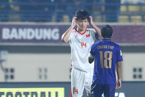  Chanathip và Hoàng Đức là hai trong số ít tiền vệ đẳng cấp bậc nhất Đông Nam Á hiện tại. Ảnh: Minh Chiến. 