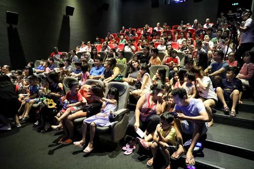 Người cao tuổi, người có công với cách mạng, trẻ em, người có hoàn cảnh đặc biệt khó khăn được giảm ít nhất 20% giá vé xem phim.