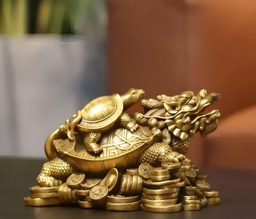 Long Quy với hình dáng rùa có đầu rồng, trên lưng có mai - linh vật tượng trưng cho sự ổn định và trí tuệ, phù hợp với những người làm công việc đòi hỏi sự tập trung và bền bỉ.