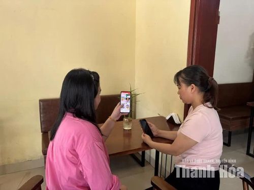 Đặt hàng qua điện thoại, chỉ vài thao tác là đơn hàng được giao đến tận nhà.