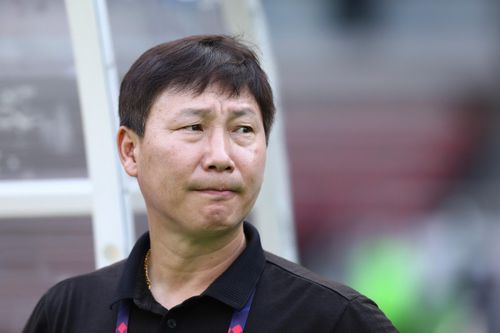 Hai Long chơi cố gắng trong hiệp một. Ảnh: Minh Chiến.