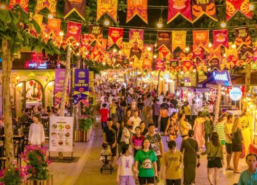 Quảng Ninh đã hình thành thêm nhiều không gian văn hóa, giải trí, mua sắm và nghệ thuật hoạt động vào buổi tối
