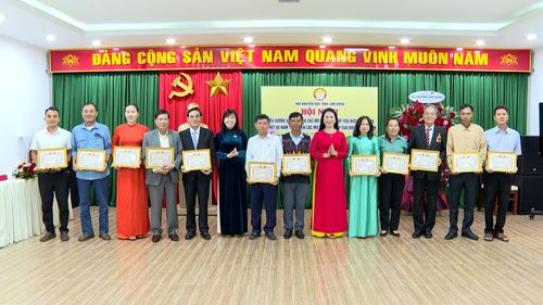 12 cá nhân và 3 tập thể tiêu biểu được Hội Khuyến học tỉnh Lâm Đồng tuyên dương, khen thưởng