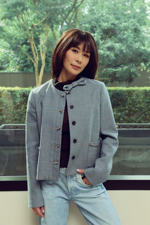Chloe Tong là con gái doanh nhân Malaysia Tong Kooi Ong, nhà sáng lập kiêm chủ tịch The Edge Media Group. Cô kết hôn với Anthony Tan, nhà đồng sáng lập kiêm CEO Grab. Cặp vợ chồng hiện cùng nhau nuôi dạy 5 người con. Tong từng làm việc tại The Edge với vai trò giám đốc điều hành, đồng thời là cố vấn cho Grab. Tuy nhiên, trong nhiều năm, cô chủ yếu xuất hiện với tư cách thành viên gia đình thay vì hoạt động độc lập trước công chúng. Trong bài phỏng vấn với The Business Times trong tháng 9, Tong nói hoàn toàn thoải mái với những vai trò này. “Tôi yêu việc là vợ của Anthony, con gái của bố và mẹ của 5 đứa trẻ”, cô nói.