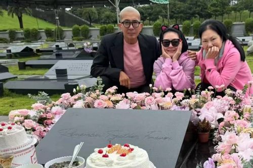 DJ Koo vẫn giữ mối quan hệ thân thiết với gia đình vợ. Ảnh: Weibo.