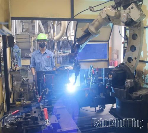 Công ty TNHH Công nghệ Cosmos 1 ứng dụng công nghệ cao vào dây chuyền sản xuất chế tạo, thân thiện với môi trường.