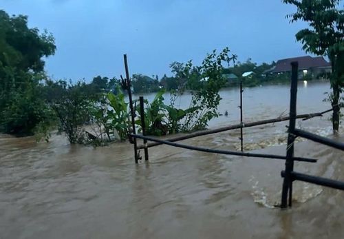 Miền Trung hứng mưa lớn dồn dập, nguy cơ ngập úng nhiều nơi. Ảnh: PV