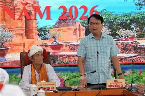 Ông Đặng Hồng Sỹ, Phó Bí thư Tỉnh ủy Lâm Đồng, chúc Tết Katê năm 2026 đồng bào Chăm theo đạo Bàlamôn.