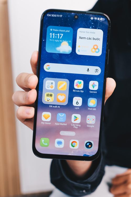 HONOR 600S vẫn hoạt động bình thường sau khi thả rơi xuống nền cứng.