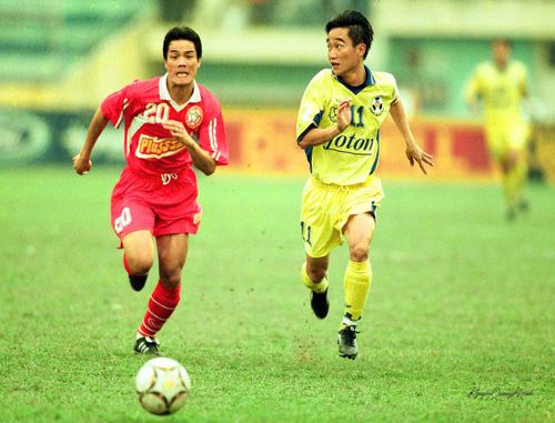 Cựu danh thủ Minh Hiếu trong một trận đấu với Thể Công. Ảnh: Quang Minh