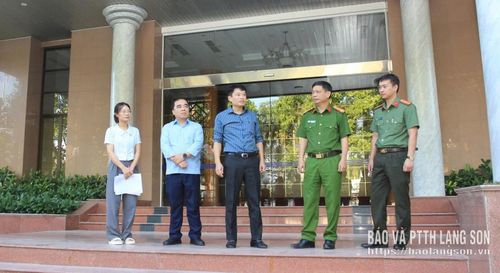 Lãnh đạo các sở, ngành khảo sát tại địa điểm tổ chức Ngày hội toàn dân học tập số năm 2026