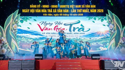 Tiết mục văn nghệ đặc sắc tại Lễ khai mạc.