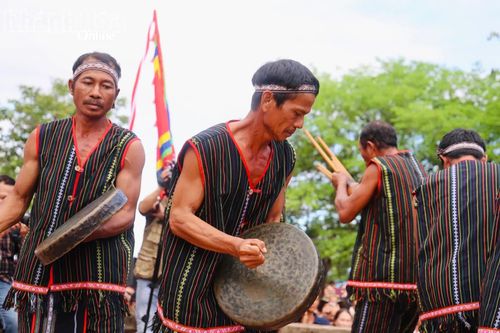 Đội mã la của đồng bào Raglai cũng tham gia biểu diễn trong ngày hội Katê.