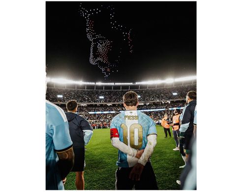 Messi được Argentina tri ân trong trận đấu cuối cùng. Ảnh: AFA.