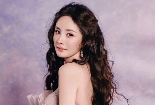 Dương Mịch nhiều lần bị đoàn phim bỏ rơi, không nhận được đề cử do diễn xuất thiếu thuyết phục.