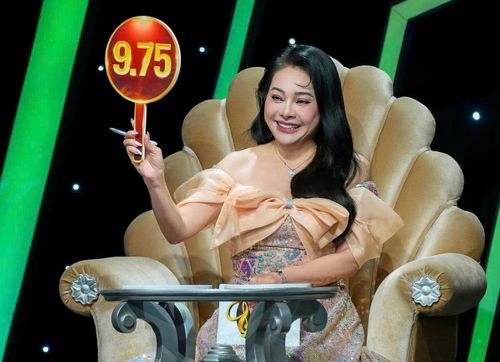 Sau hơn 30 năm đi hát, Đông Đào chưa từng dừng lại. Ngoài duy trì làm nghề với tinh thần cầu thị, chị còn thường xuyên được mời làm giám khảo gameshow, cuộc thi hát và phát triển thành công sự nghiệp thứ 2 là giảng viên thanh nhạc. Khoảng năm 2007, được sự động viên của ông xã, Đông Đào lấn sân kinh doanh và đạt được thành công nhất định.