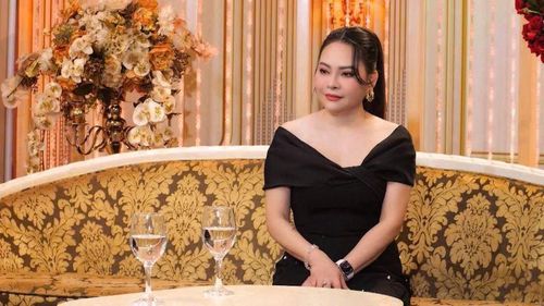 Vợ chồng Đông Đào có 2 con trai, cả hai đều có năng khiếu nghệ thuật từ bé. Trong đó, con thứ 2 - Hữu Tấn từng nhiều lần tham gia ca hát trên các kênh truyền hình của VTV, HTV; gây ấn tượng tại chương trình "Sao nối ngôi" phiên bản thiếu nhi năm 2017. Dù vậy, sau này, cả hai con của chị đều không theo nghệ thuật.