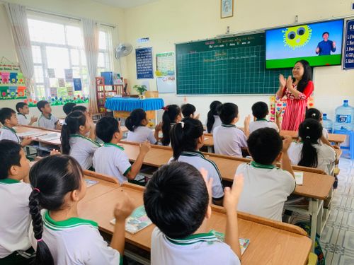 Tiếng Anh tại Trường Tiểu học Bắc Phan Thiết được khuyến khích vận dụng vào những môn học khác