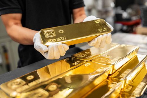 Giá vàng thế giới tăng do giá dầu và đồng USD yếu hơn.