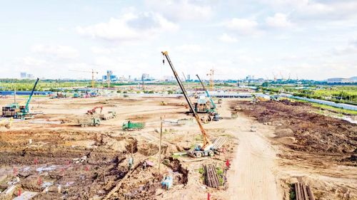 Đầu tư công tiếp tục là động lực dẫn dắt, lan tỏa, đóng góp cho tăng trưởng. Ảnh: Lộc Liên