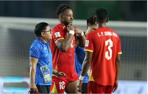 Ở trận đấu giữa đội tuyển Việt Nam và Philippines thuộc lượt trận mở màn bảng B Division 1 FIFA ASEAN Cup 2026 hôm 26/9, tiền đạo Nguyễn Xuân Son gặp vấn đề về thể lực ở phút 60. Ảnh: Đức Đồng.
