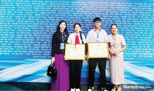 Hai học sinh Trường THCS Đặng Văn Hòa nhận giải Ba Hội thi Tin học trẻ toàn quốc năm 2026.