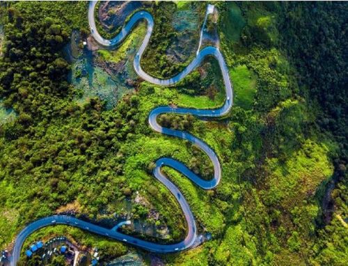Đèo Long Lanh có độ dài 30km.