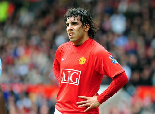 Tevez từng là nhân tố quan trọng trong đội hình MU vô địch Champions League 2007/08, nhưng dần mất suất đá chính sau khi Berbatov cập bến Old Trafford.