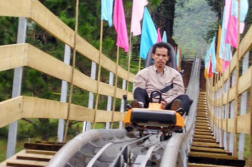 Lâm Đồng: Hệ thống máng trượt ống dài nhất Đông Nam Á