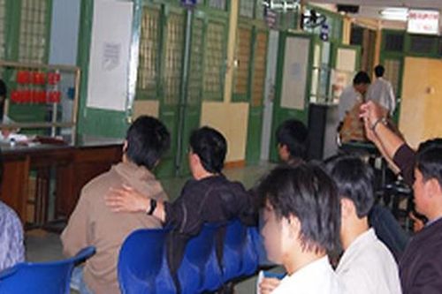 Mới 8 tuổi đã bị... mãn dục