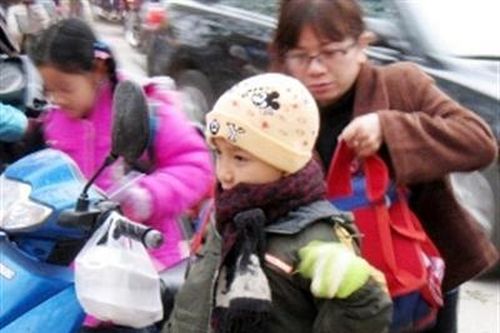 Tết dài, lo núi bài trả mẹ...