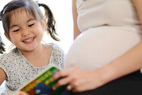 Làm thế nào để trẻ thông minh ngay từ khi trong bụng mẹ?