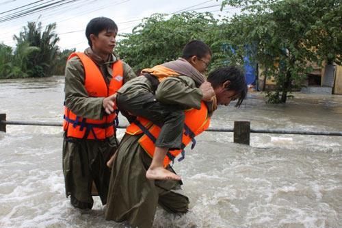 Chủ tịch Hồ Chí Minh – Hành trình tìm đường cứu nước và 6 điều Người dạy lực lượng CAND