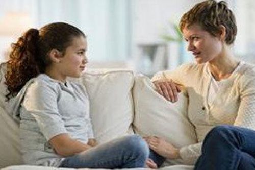 Nói chuyện 'dậy thì' với con gái như thế nào?