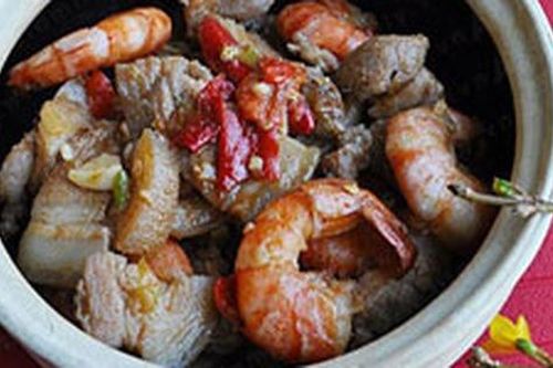 Tôm kho thịt kiểu Huế - cay mà ngon