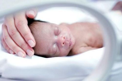 Cấm thuốc lá, tỷ lệ trẻ sinh non giảm