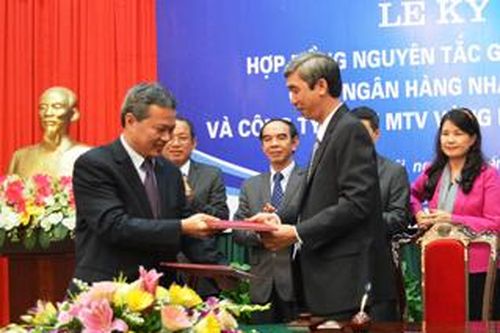 NHNN ký hợp đồng gia công vàng miếng với SJC