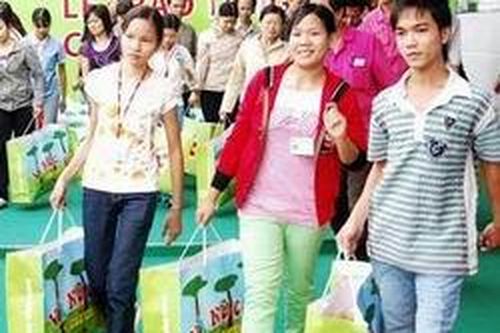 Giảm 65% lượng túi nilon dùng trong siêu thị đến năm 2020