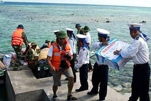 Dưới biển Trường Sa