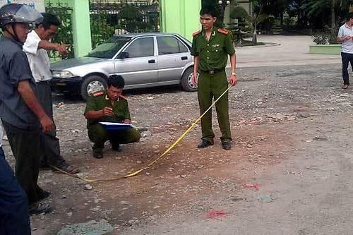 Tài xế taxi bị nam thanh niên đâm chết bên quốc lộ