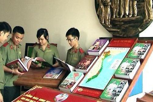 'Bác Hồ trong trái tim dân tộc Việt Nam'