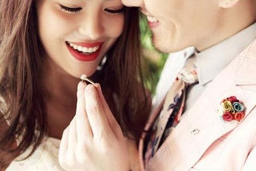 Chồng sắp cưới ngủ với vợ cũ