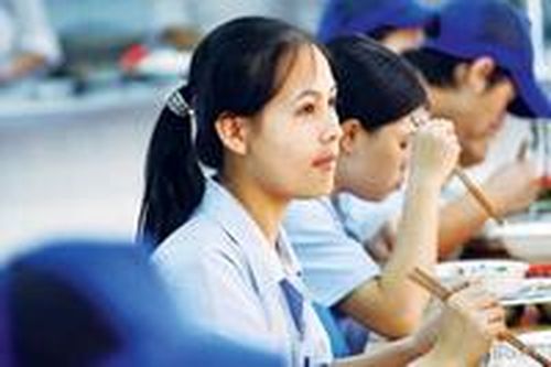 Tiền ăn giữa ca có tính vào thu nhập chịu thuế?