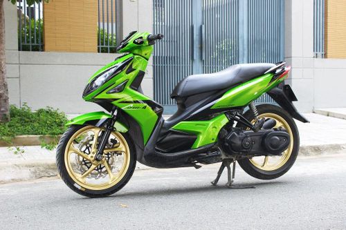 Bộ đôi Honda SH và Nouvo độ màu xanh Kawasaki