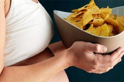 Quan niệm bà bầu 'ăn hộ' con sẽ làm hại thai nhi