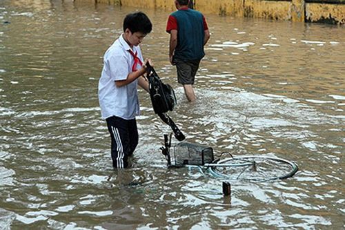 Bộ GD yêu cầu đảm bảo tính mạng học sinh vùng bão